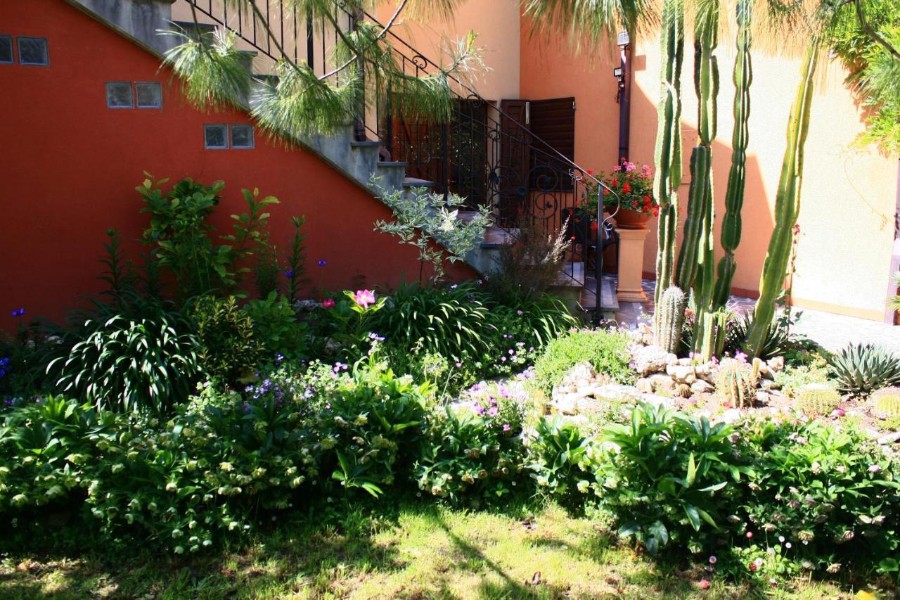 Garden Fuorirotta Bed & Breakfast San Giovanni Teatino Exterior photo